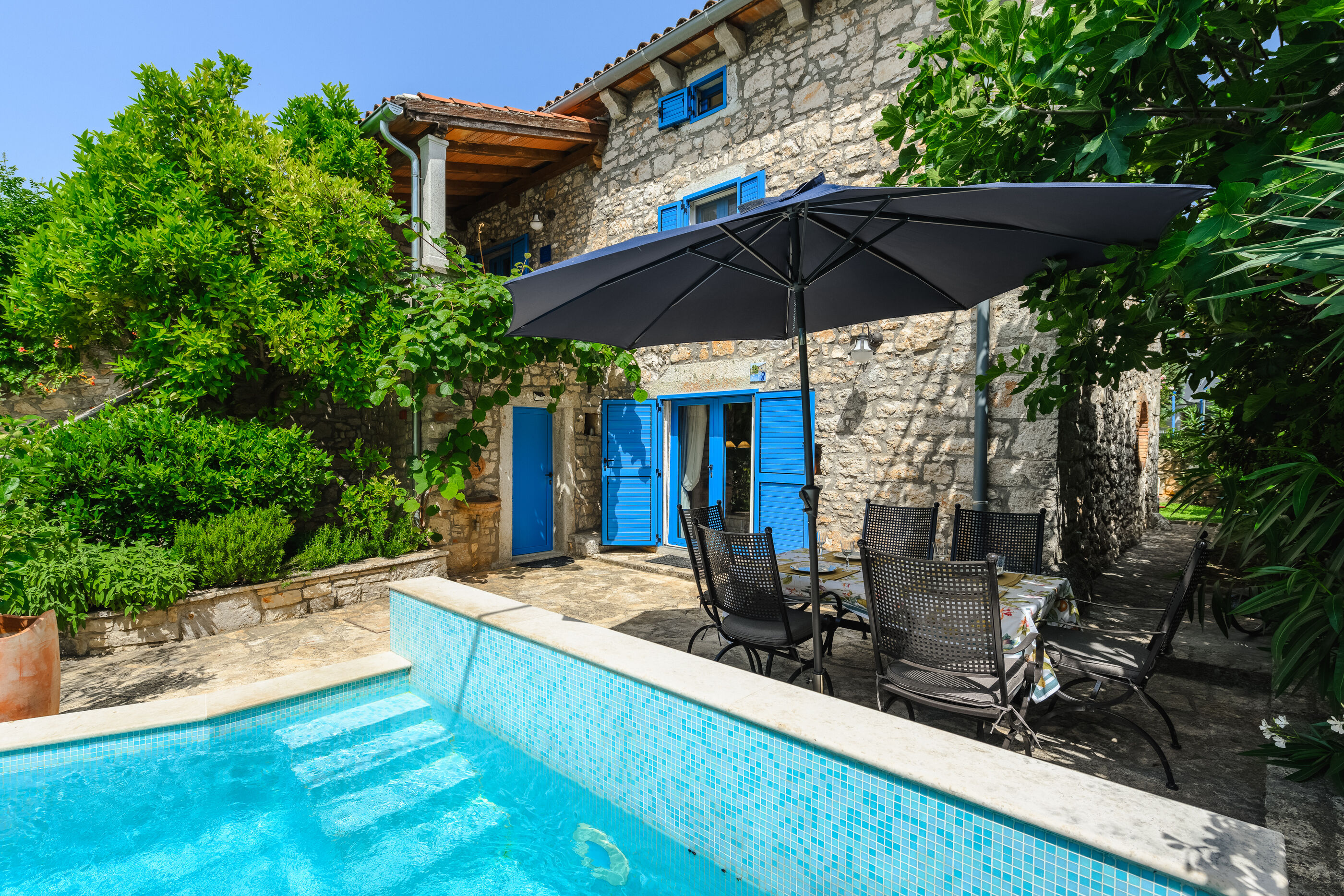 Villa Annette mit Pool und Sauna