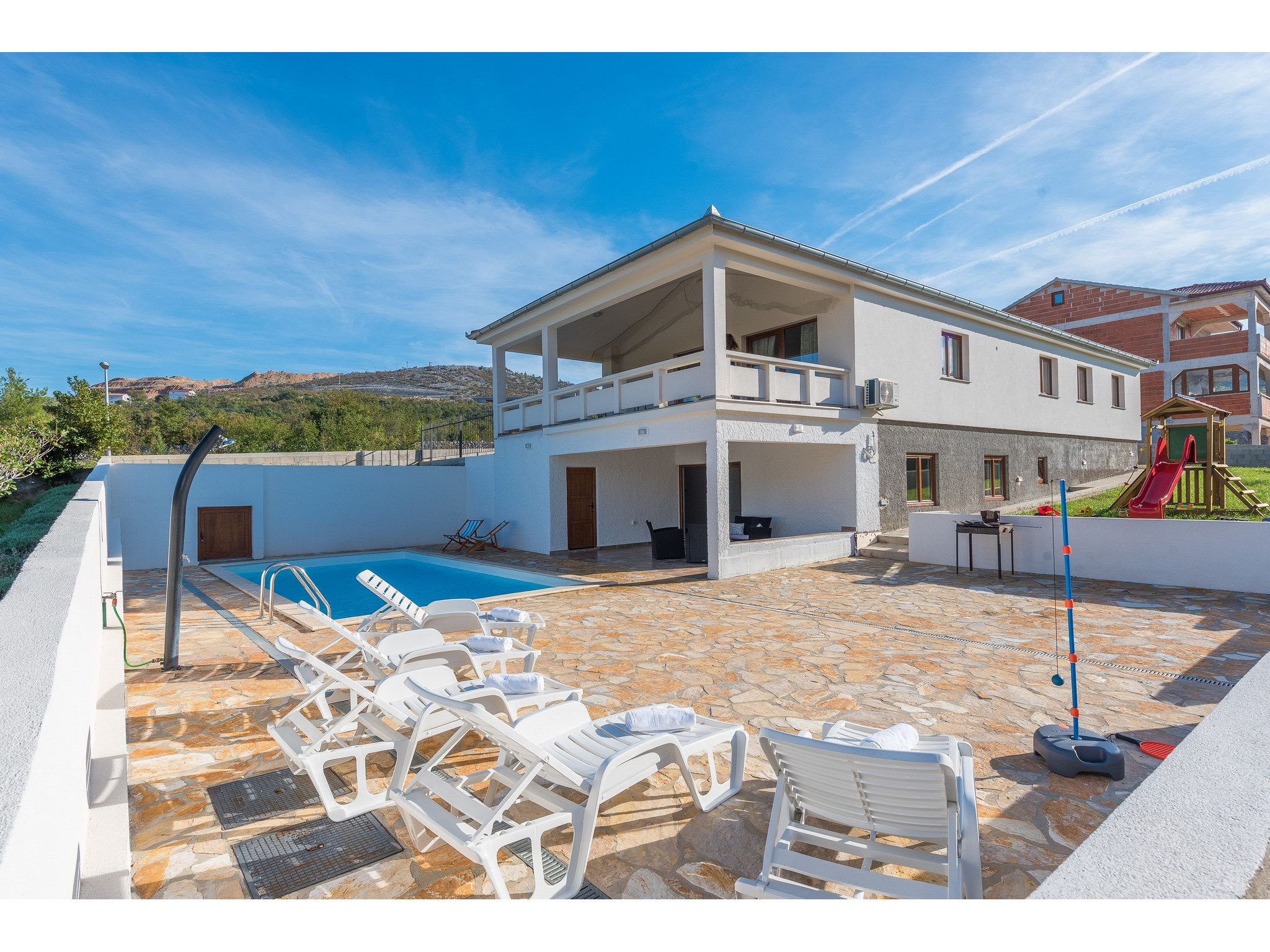 Vila More with pool and garden