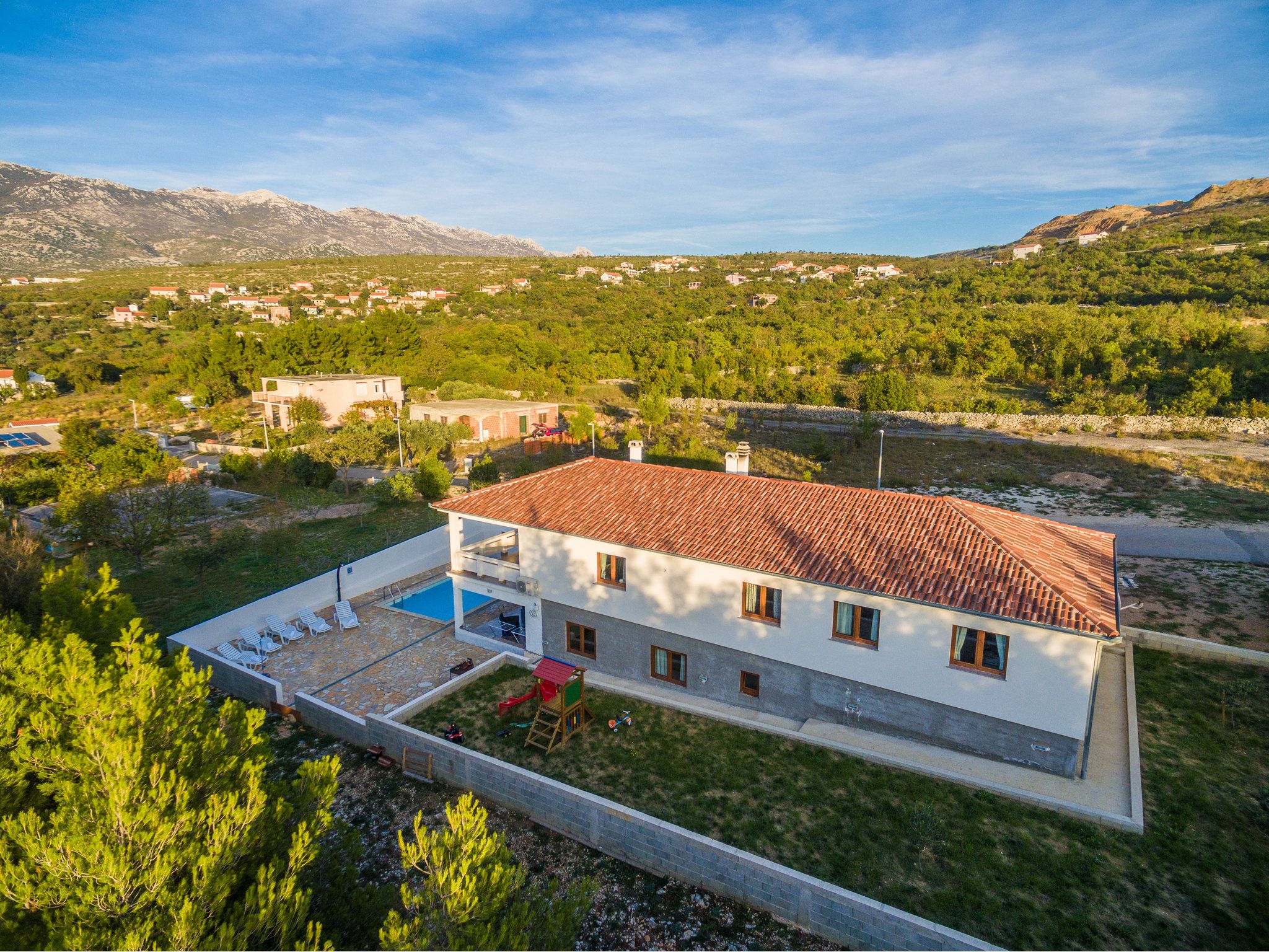 Vila More with pool and garden