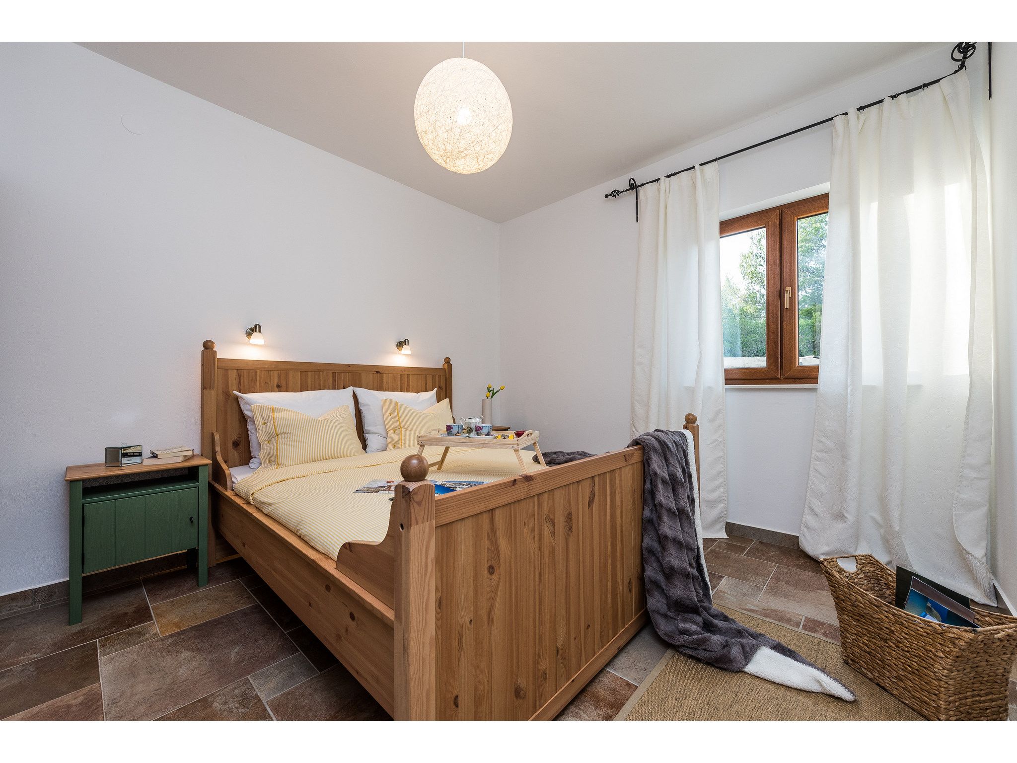 Vila More with pool and garden