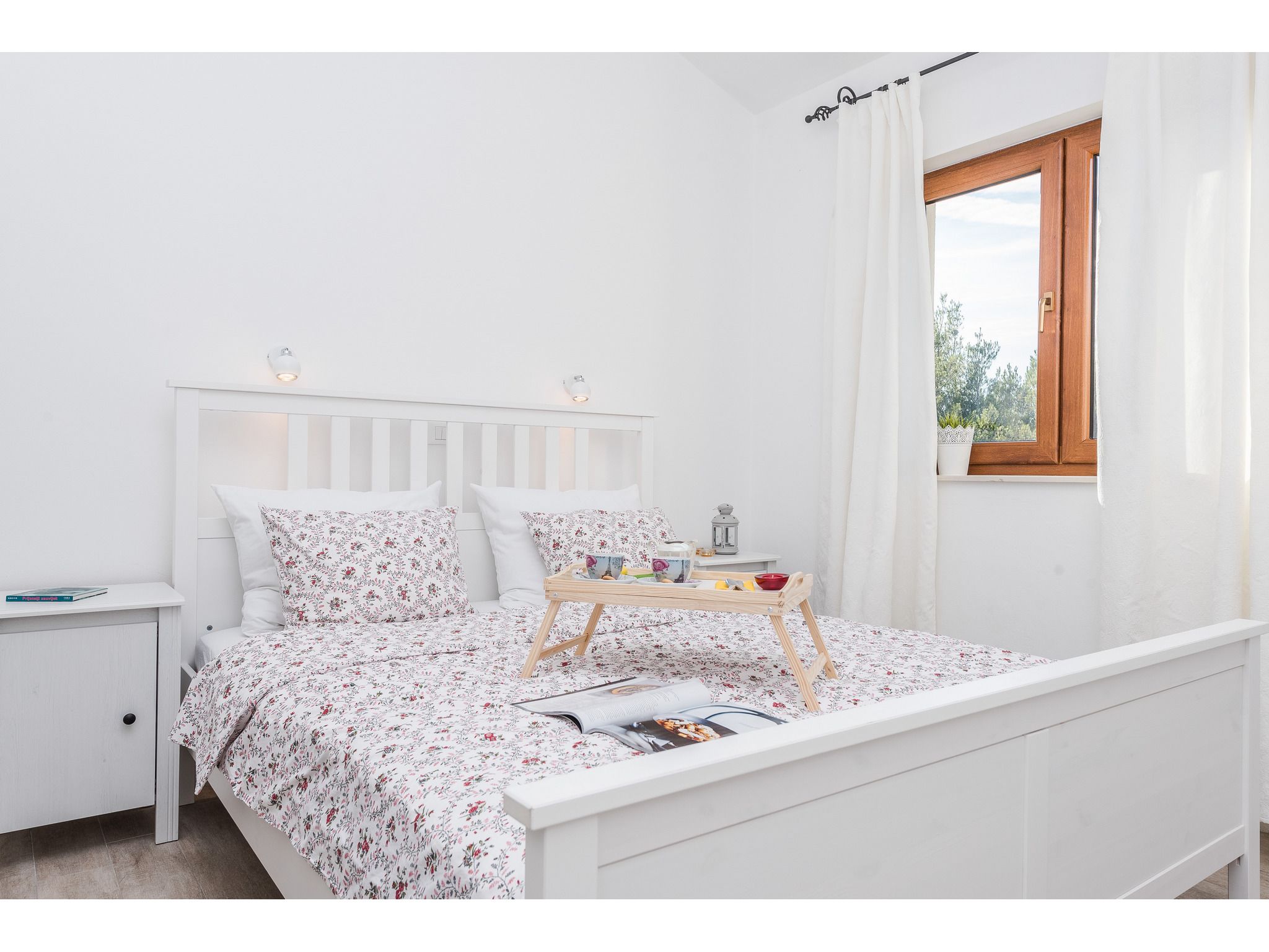 Vila More with pool and garden