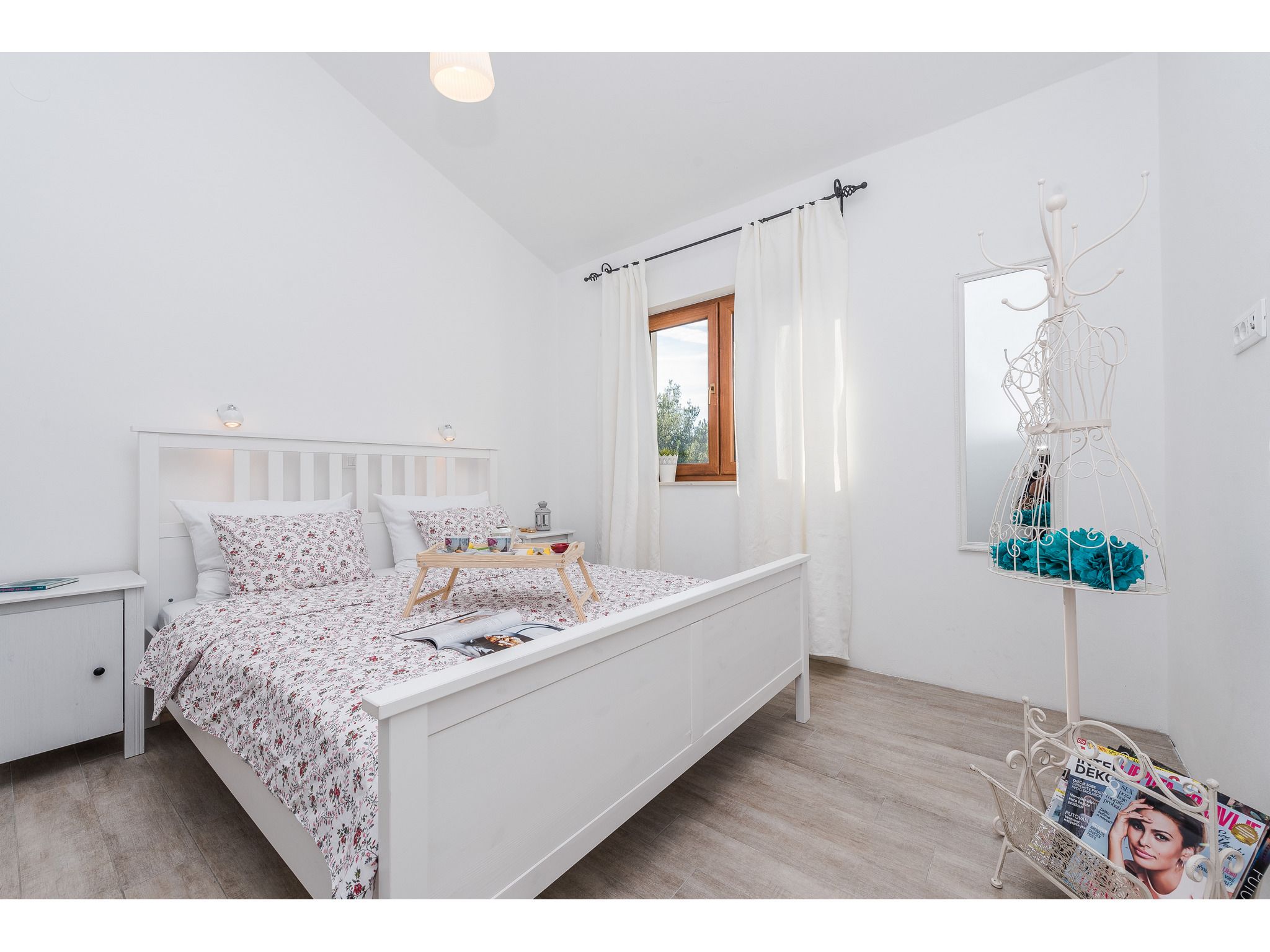 Vila More with pool and garden