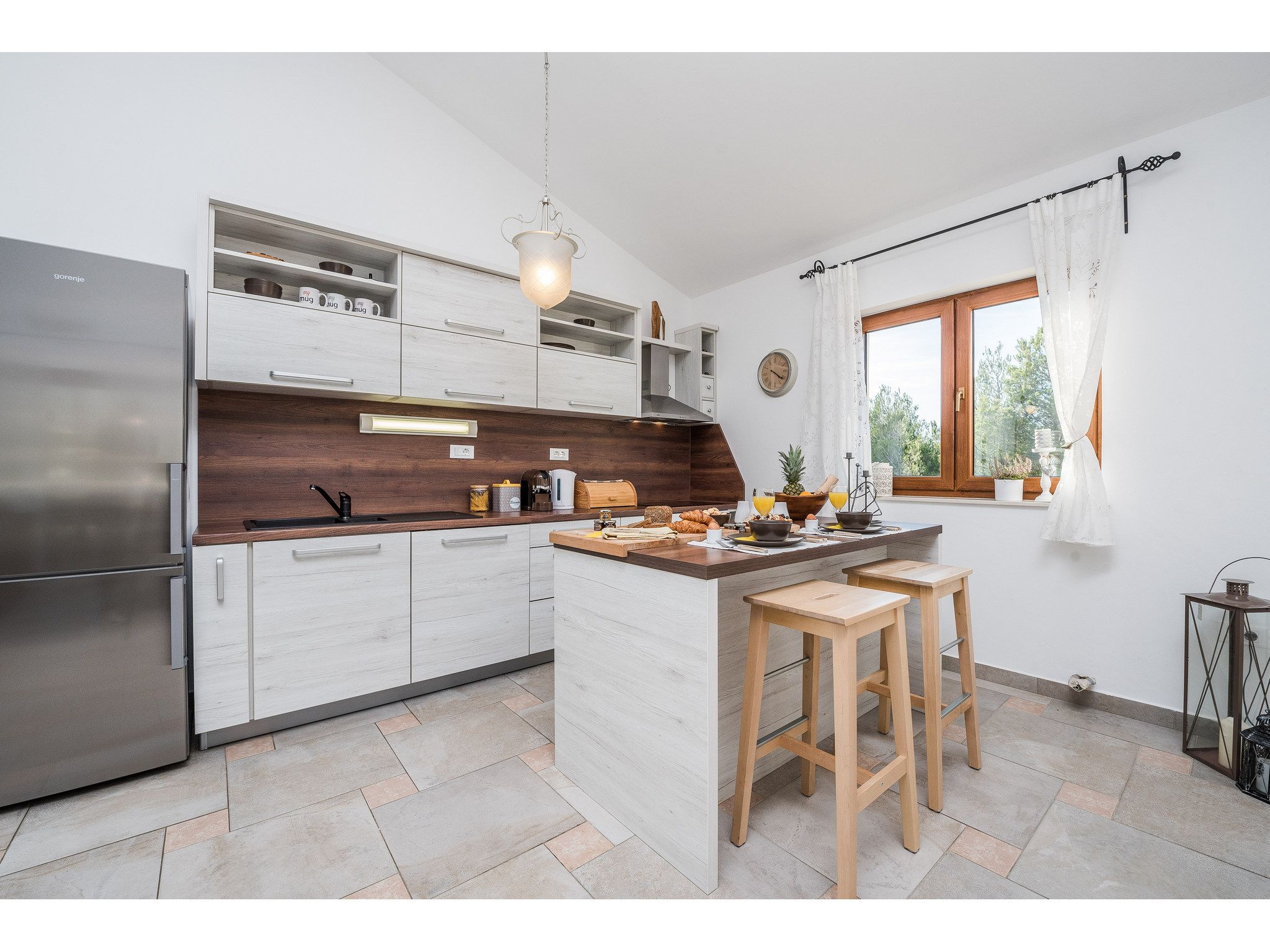 Vila More with pool and garden