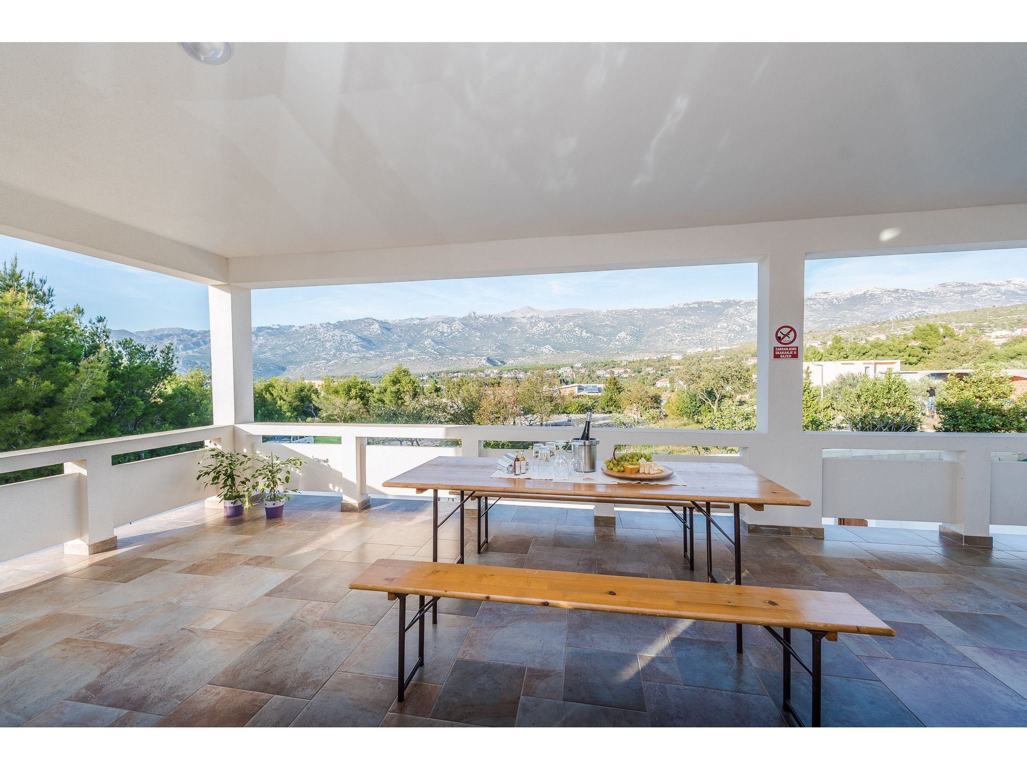 Vila More with pool and garden