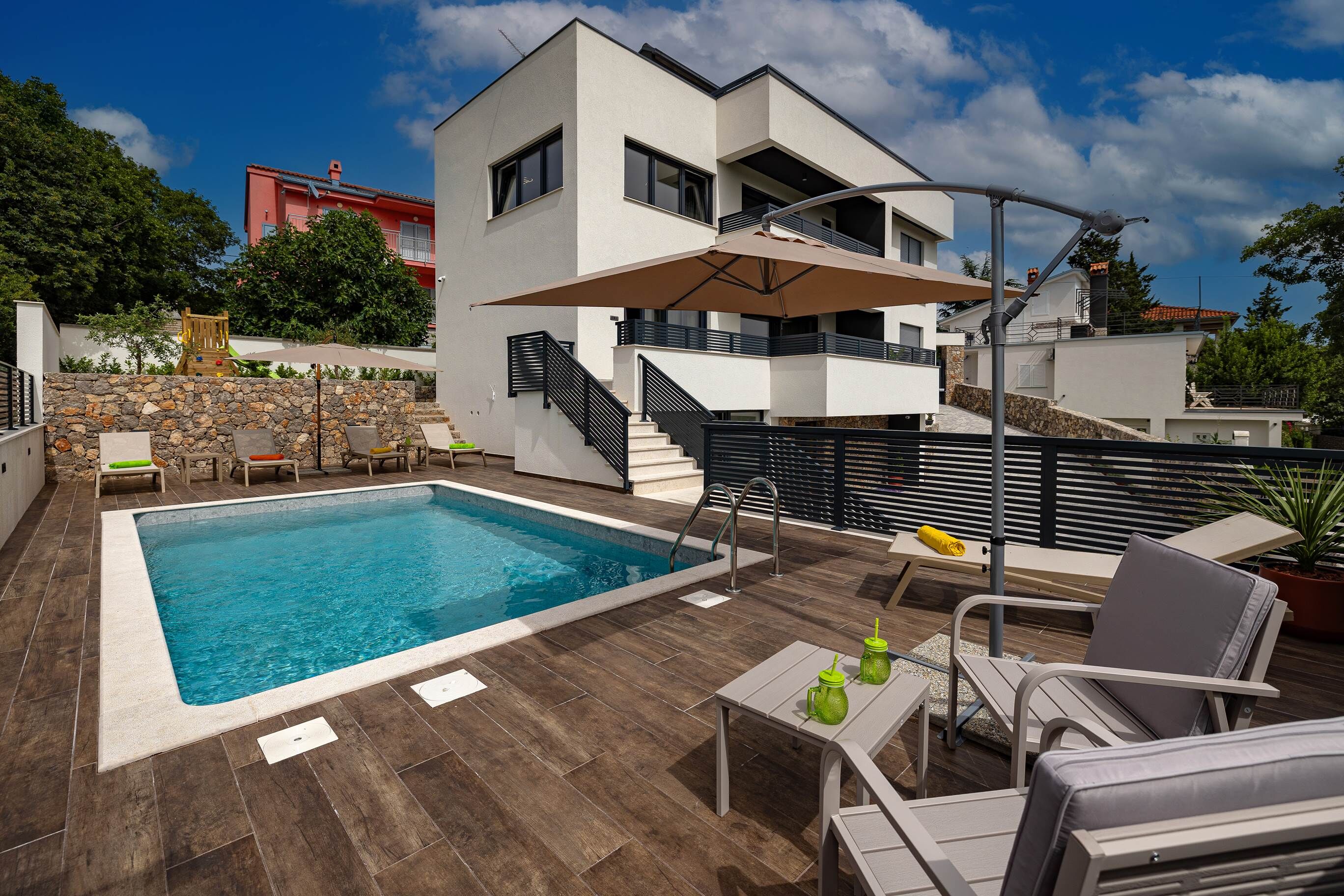 Villa Betelgeuse Supernova