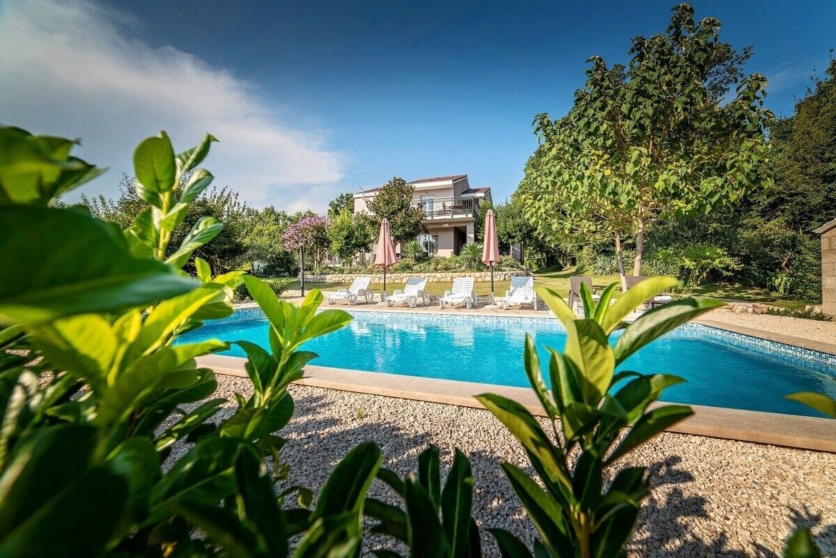 Villa Flower garden with pool