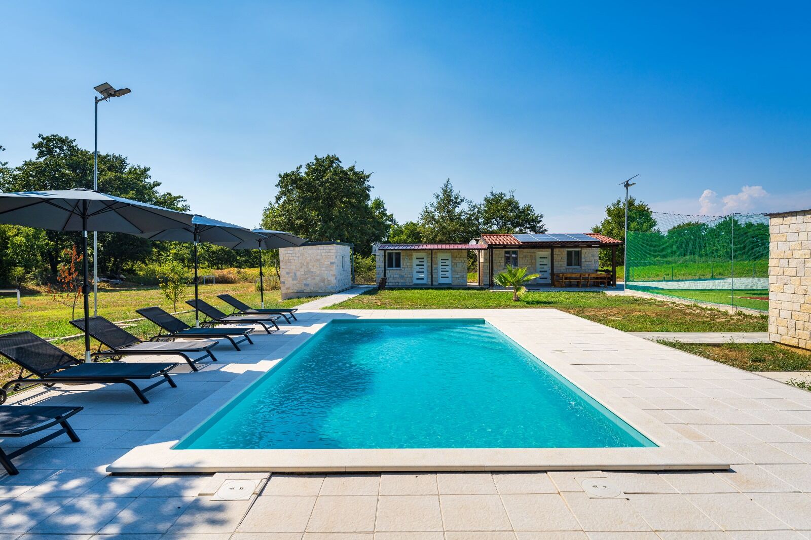 House Relax sa teniskim terenom