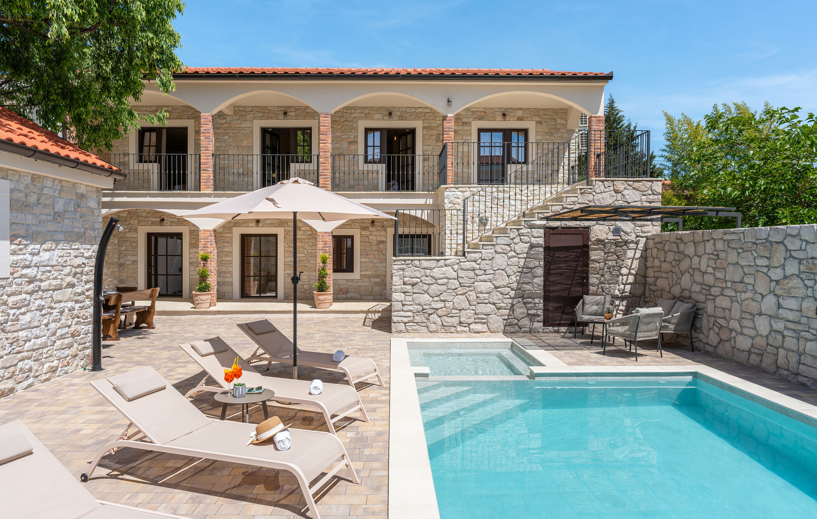 Villa Villa Soprano