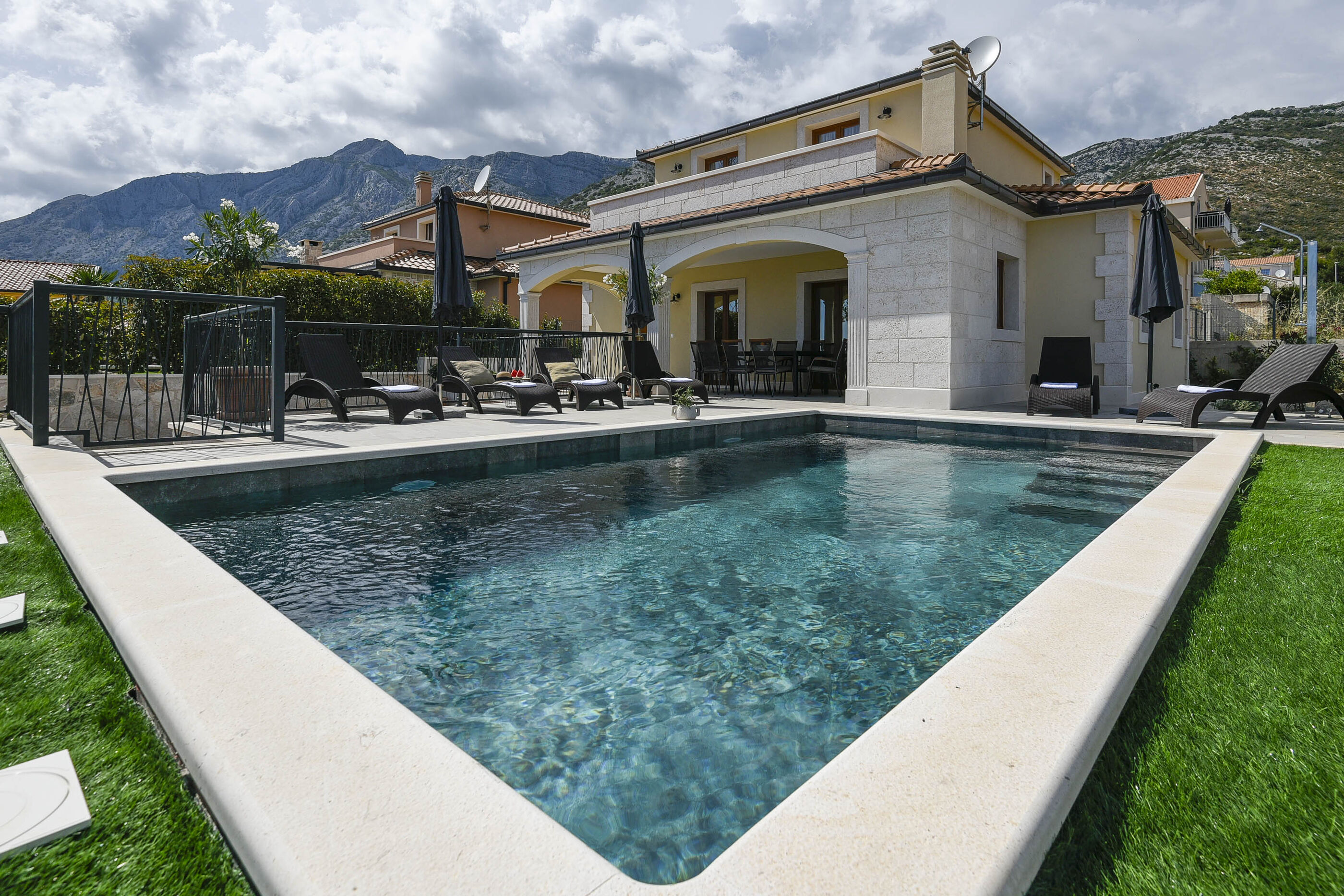 Villa Luxury Holiday Villa Perla